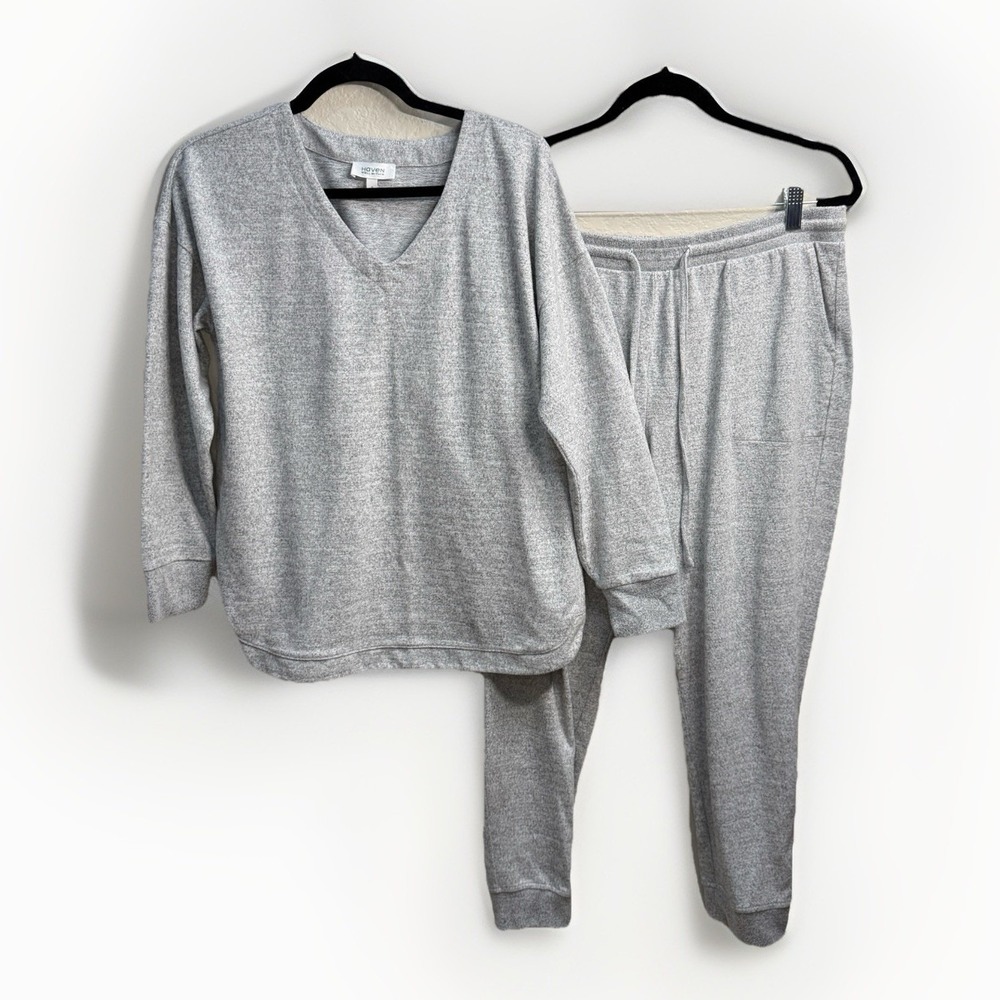 Cozy V-Neck Sweatshirt & Jogger Set - Light Gray